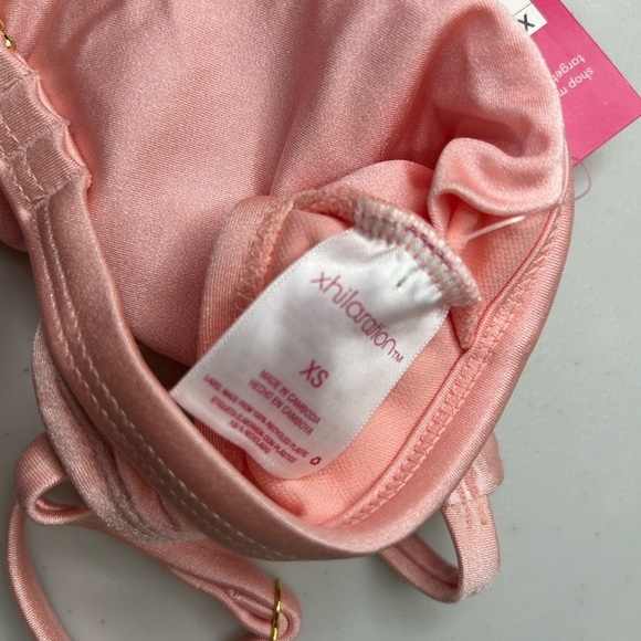 Xhiliration Metallic Twist Front Bikini Top Size XS 00 NWT - Picture 4 of 4